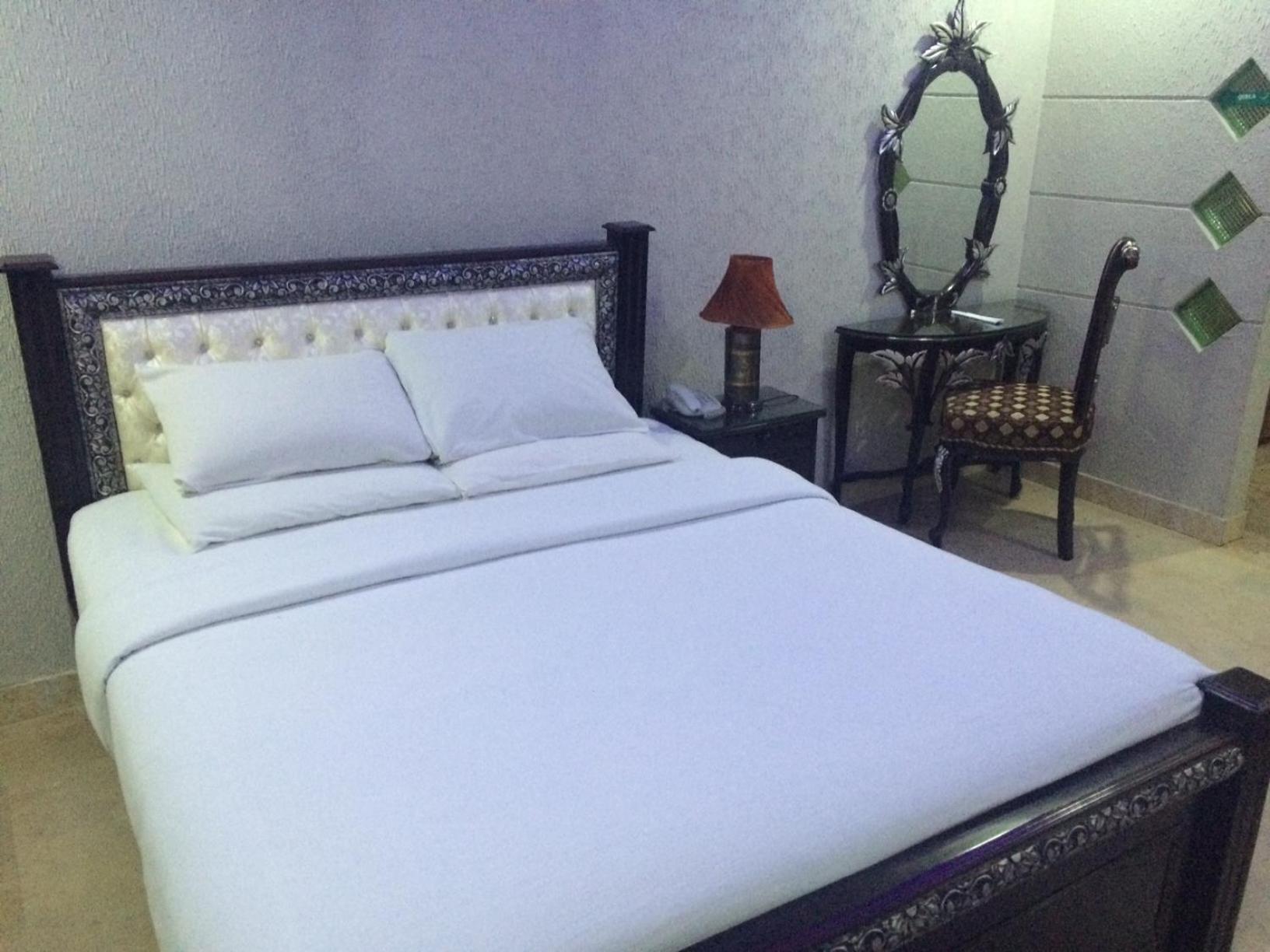 לאהור Hotel The Leschanze מראה חיצוני תמונה